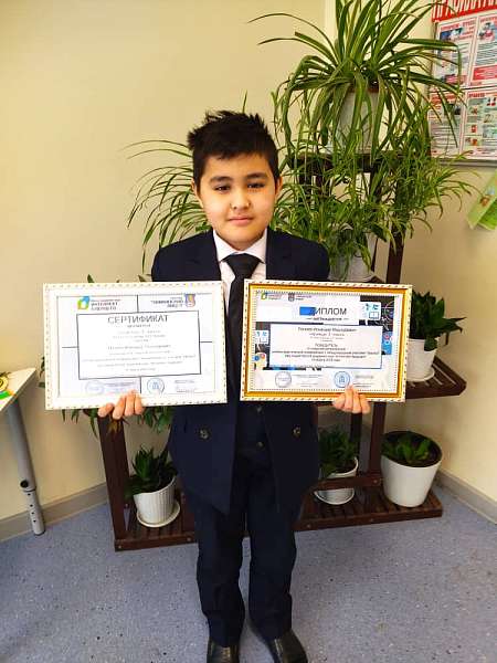 Маленький шаг к большим достижениям: переработка пластика в декоративном искусстве